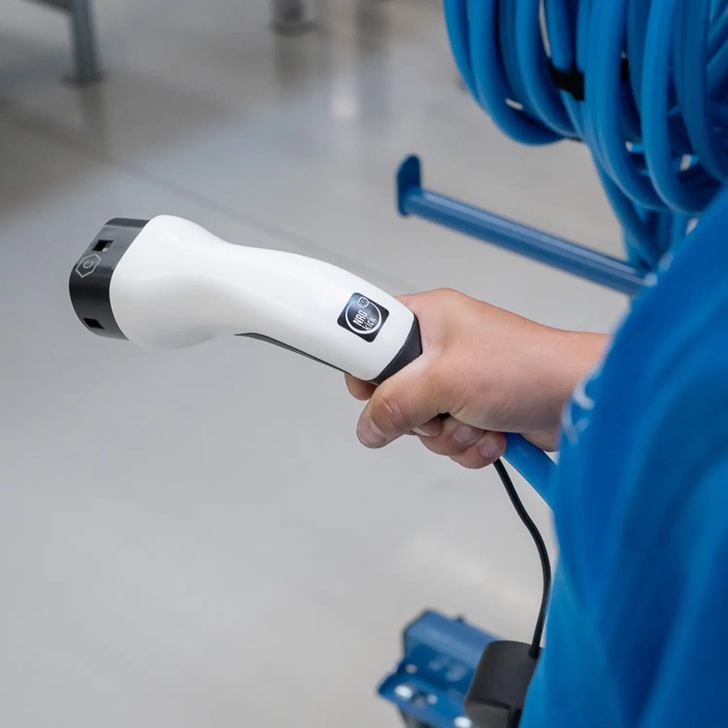 Fahrzeugseitiger Typ 2 Stecker von NRGkick aus Eigenproduktion.